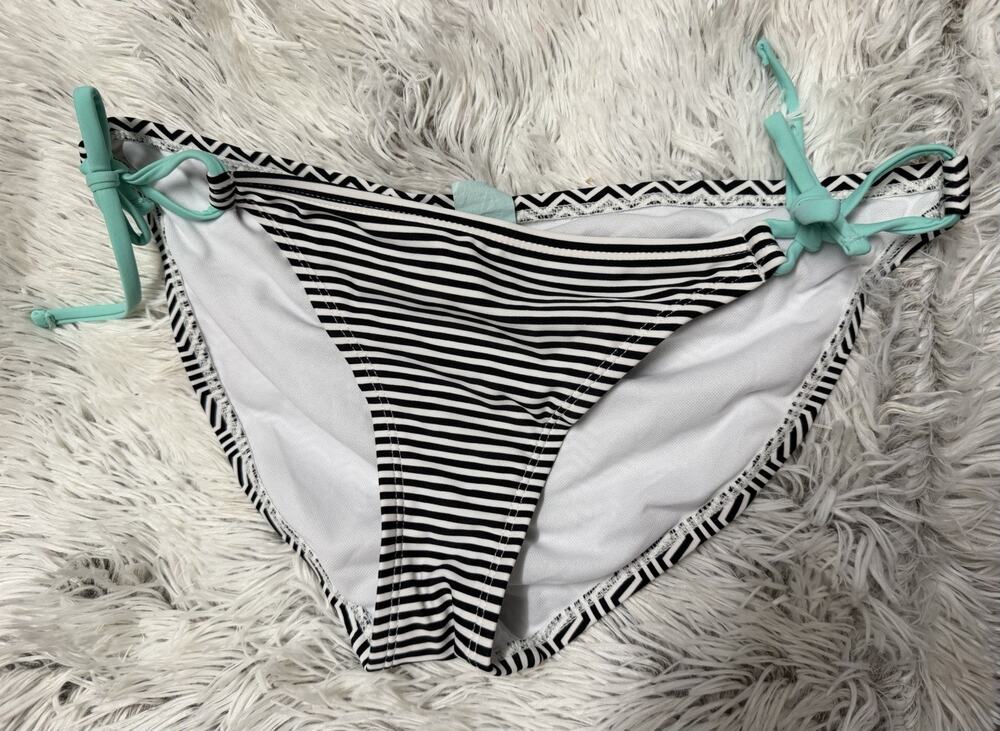 HOT WATER WOMEN'S ONE PC SWIMSUIT ZIG ZAG PATTERN TURQUOISE SWIMWEAR SZ MEDIUM